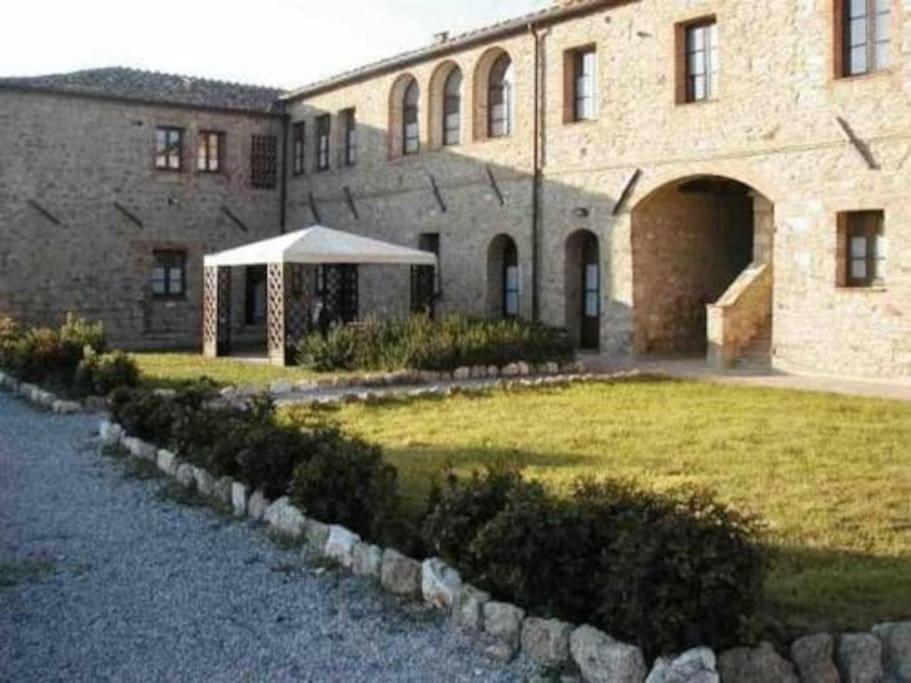 Cozy Home In Countryside Asciano Siena -Renovated! Exterior photo